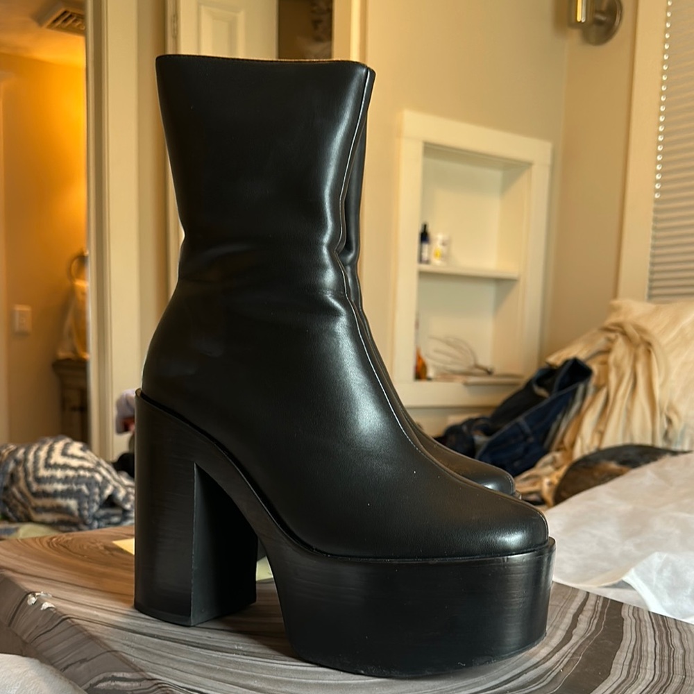Black Platform Shoes with Chunky Heel